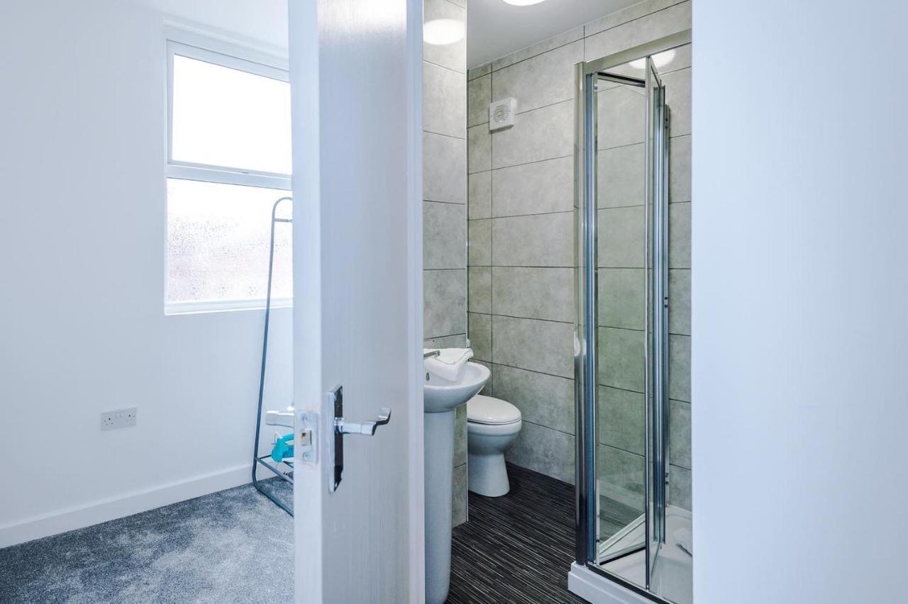 הוילה Cosy 3 Bed 3 Bath House - Central Liverpool -Self Check-In & Free Parking! מראה חיצוני תמונה