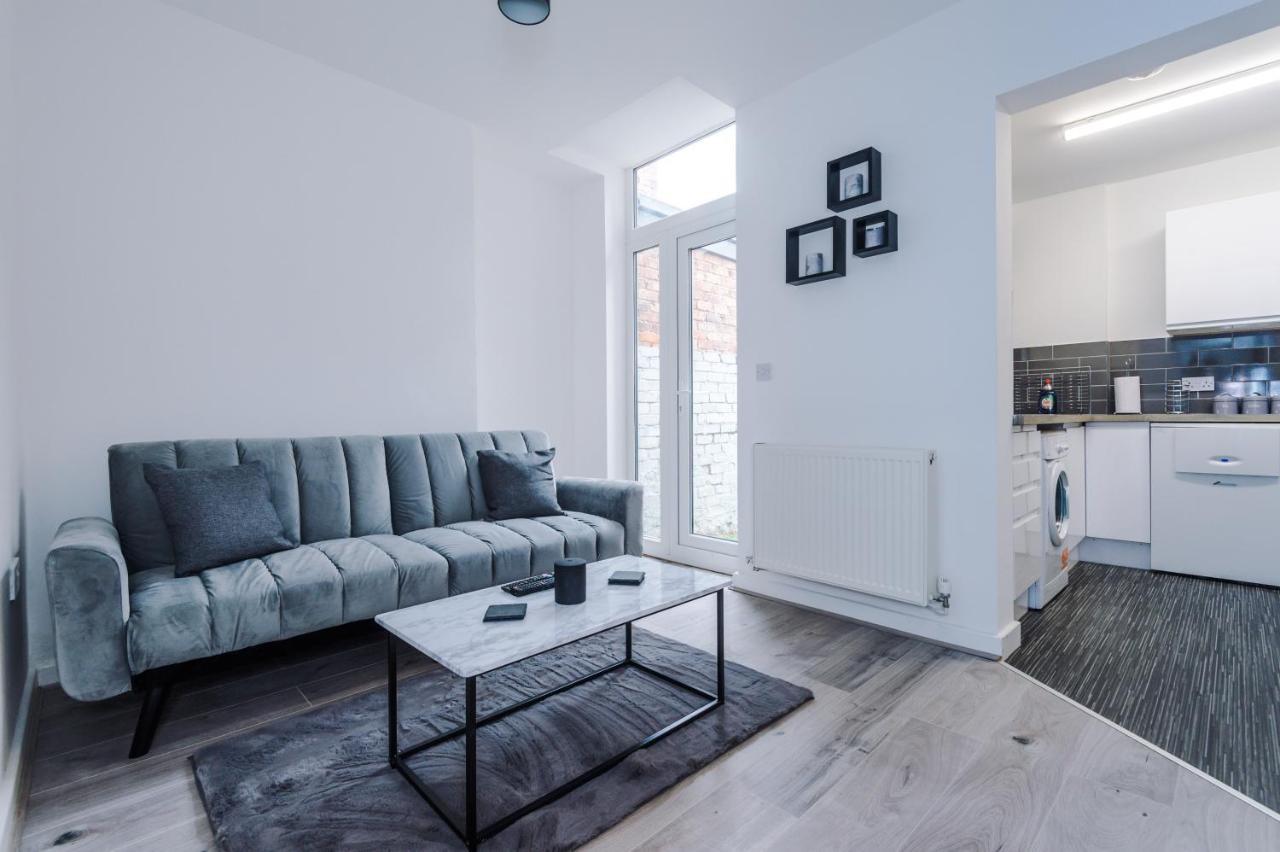 הוילה Cosy 3 Bed 3 Bath House - Central Liverpool -Self Check-In & Free Parking! מראה חיצוני תמונה