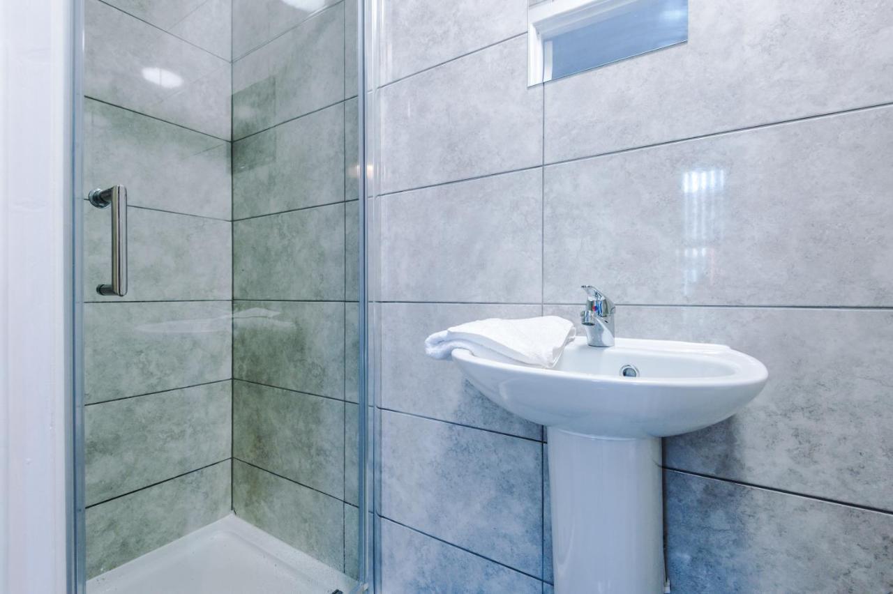 הוילה Cosy 3 Bed 3 Bath House - Central Liverpool -Self Check-In & Free Parking! מראה חיצוני תמונה